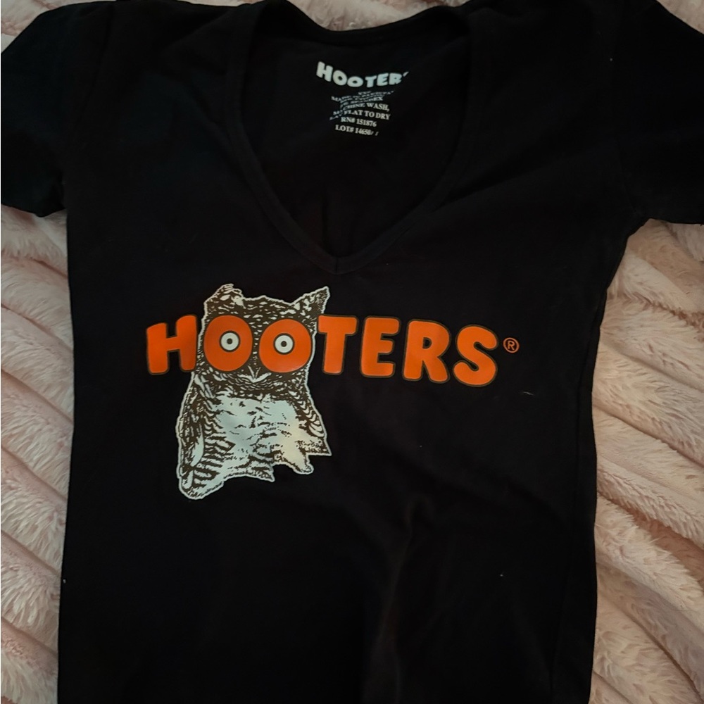 Hooters Black and Orange Short Sleeve Tees